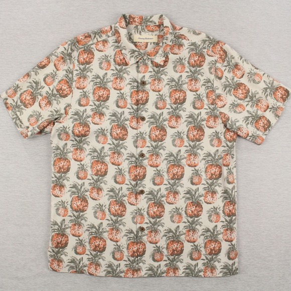 Tommy Bahama Other - Tommy Bahama Silk Shirt Mens Size M Light Gray Short Sleeve Button Up Pineapples